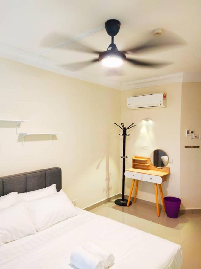 Hotel Lotus Desaru Bandar Penawar Exterior foto