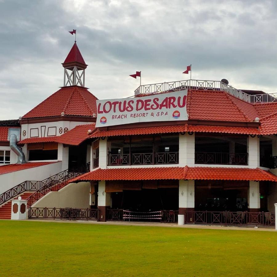 Hotel Lotus Desaru Bandar Penawar Exterior foto