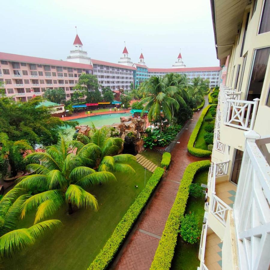 Hotel Lotus Desaru Bandar Penawar Exterior foto