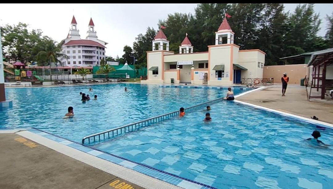 Hotel Lotus Desaru Bandar Penawar Exterior foto